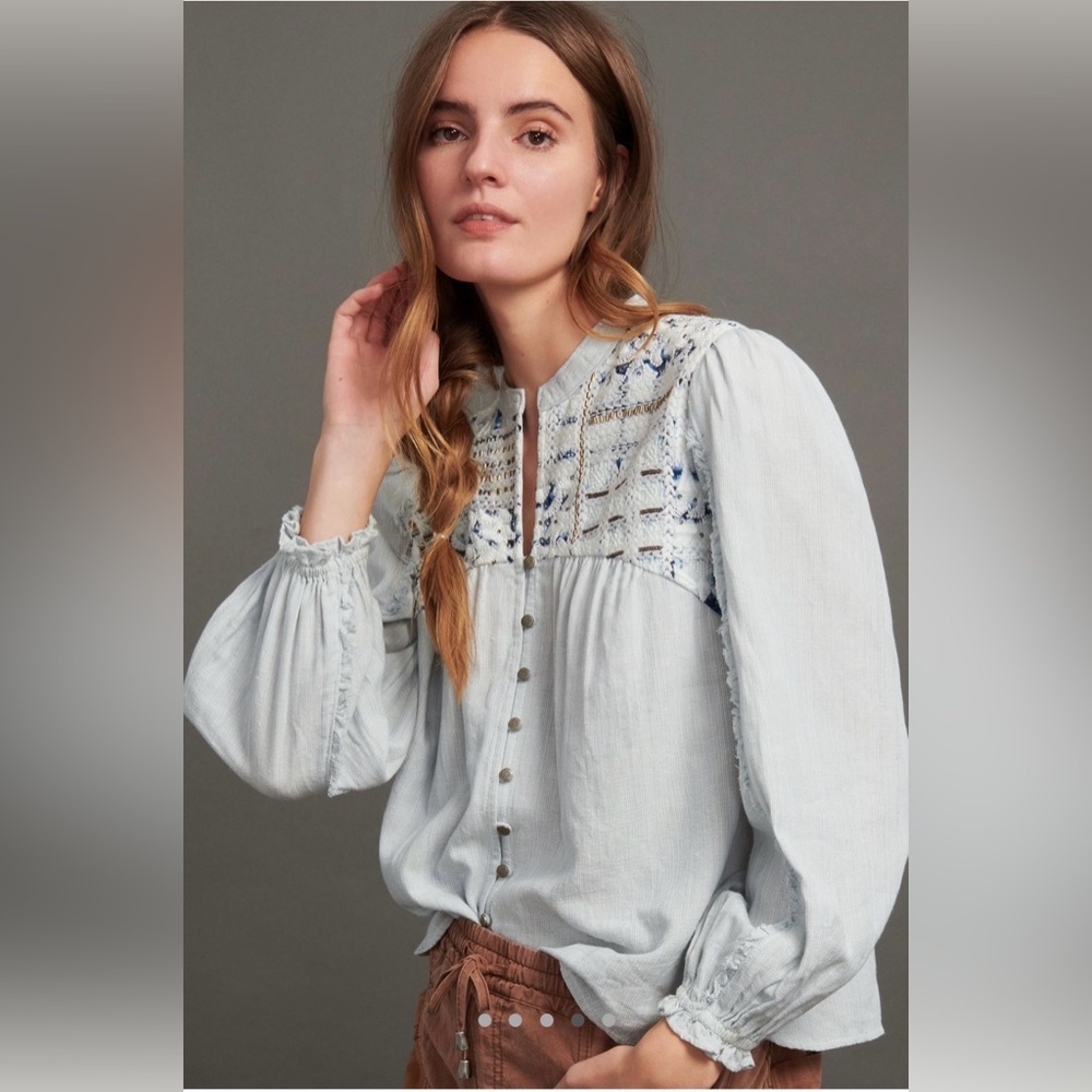 EUC Anthropologie Pilcro Jenna Embroidered Button-Down top M